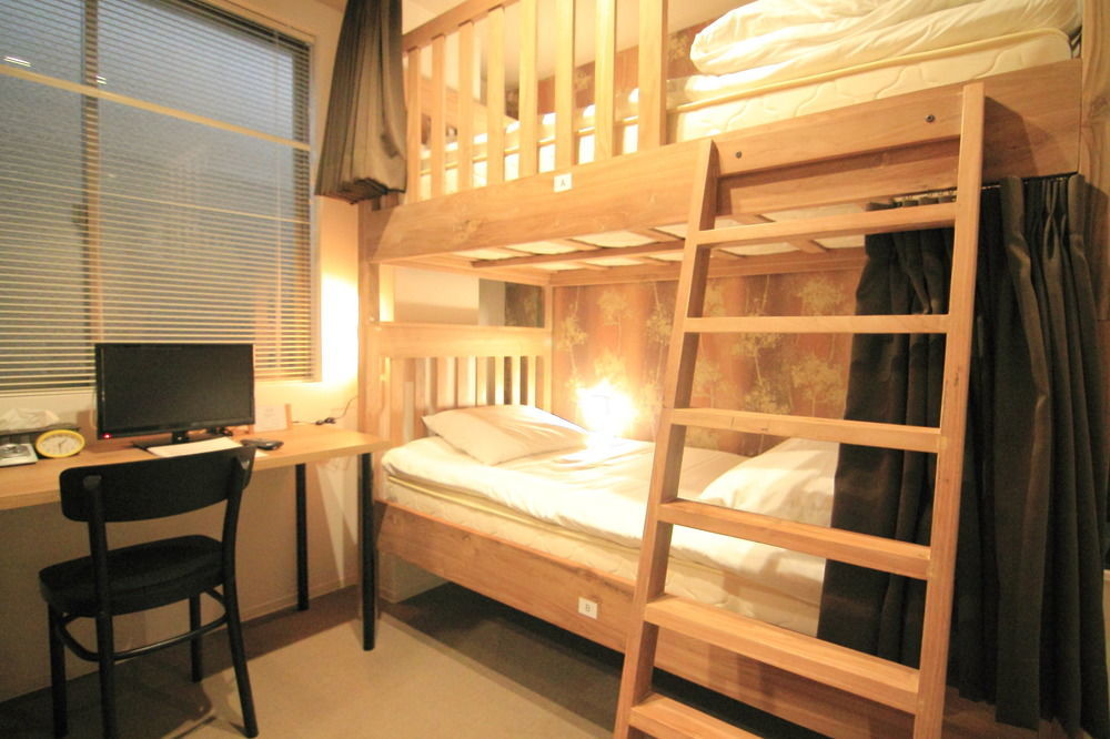 Yadokari Namba Hostel Oszaka Kültér fotó
