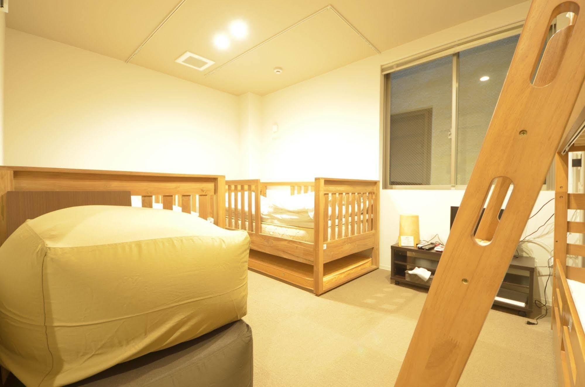 Yadokari Namba Hostel Oszaka Kültér fotó