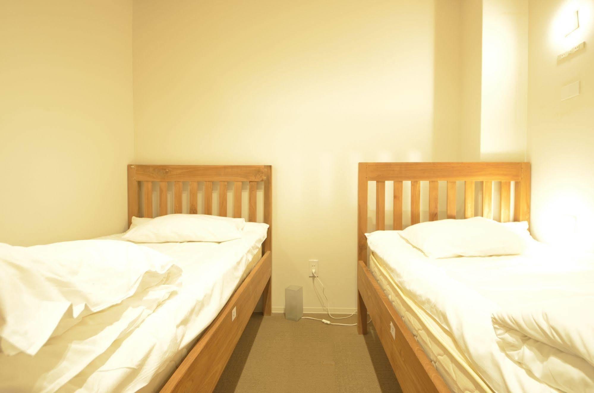 Yadokari Namba Hostel Oszaka Kültér fotó